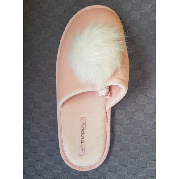 Victoria's Secret Pom Pom Pink Slippers Medium 7/8 - Picture 2 of 10